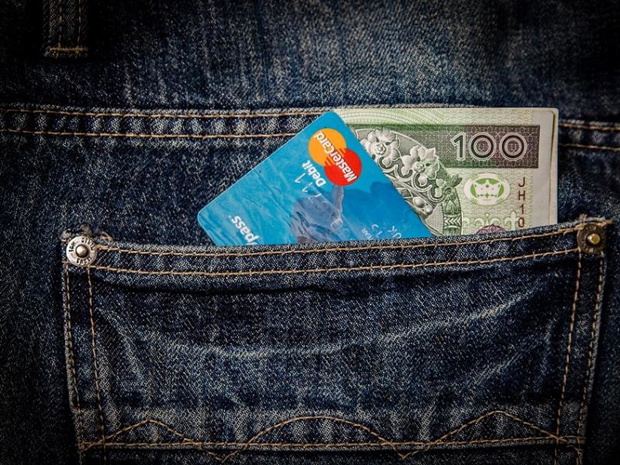 karta-mastercard-i-100-zl-w-kieszeni-2343004-749e937