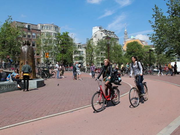 amsterdam-2327657-85b5792