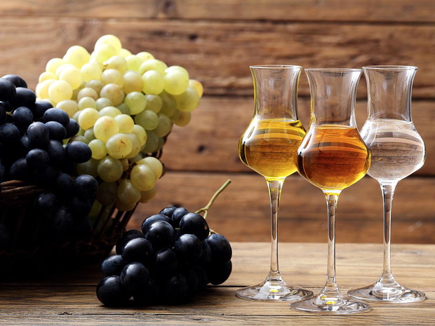 grappa-jak-podawac-i-jak-pic-2463436-e1624c8