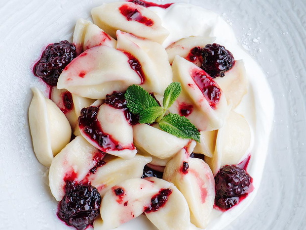 pierogi-z-jezynami-2457726-2350037