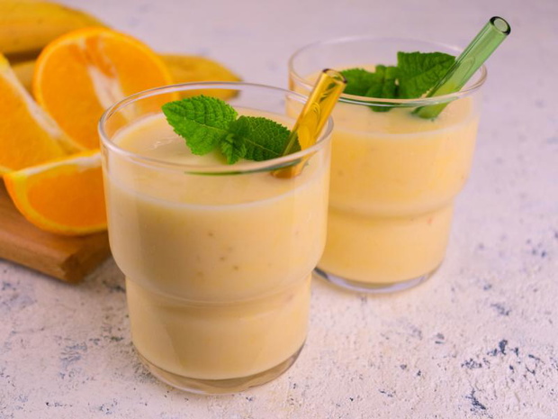 smoothie-odchudzajace-bananowo-pomaranczowe-2522410-9ee118f