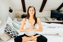 Joga w łóżku