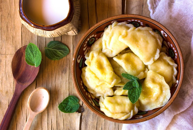 pierogi-z-serem-2443284-959de7e