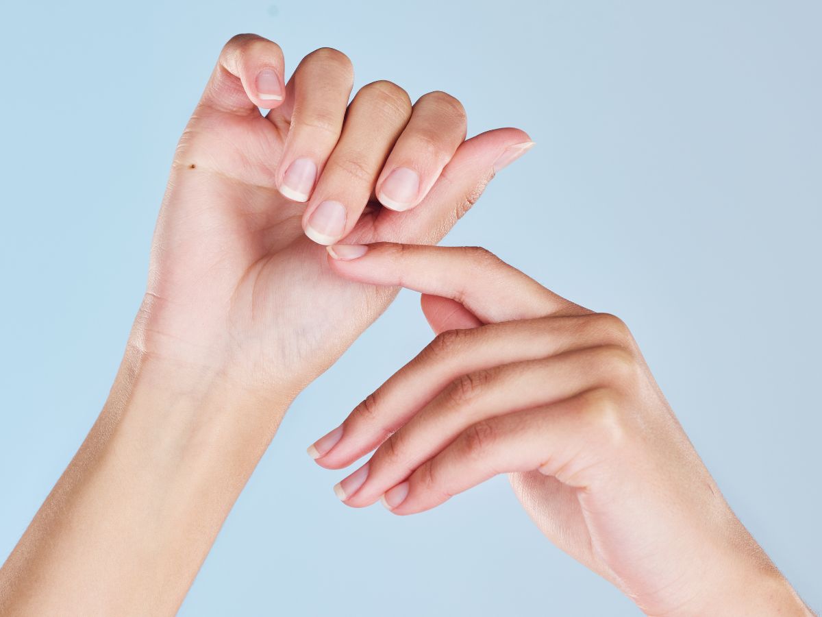 Manicure japoński - co to, jak zrobić, efekty przed i po, wady i zalety, przeciwwskazania, cena
