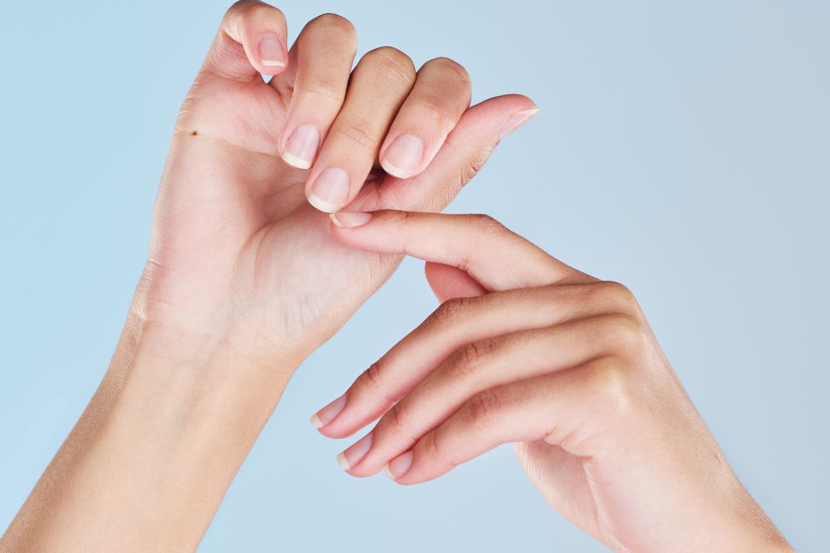 Manicure japoński - co to, jak zrobić, efekty przed i po, wady i zalety, przeciwwskazania, cena