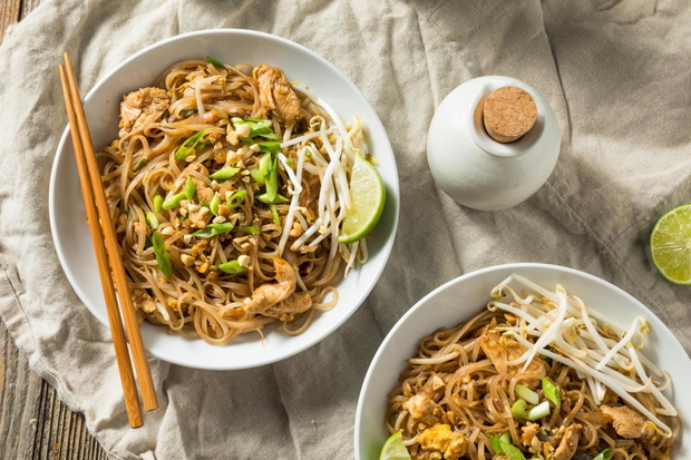pad-thai-z-kurczakiem-2471755-a00995f