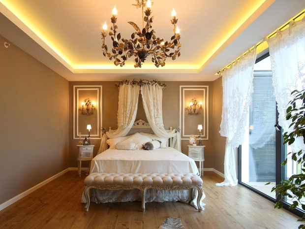 sypialnia-w-stylu-palacowym-2432719-e416df5