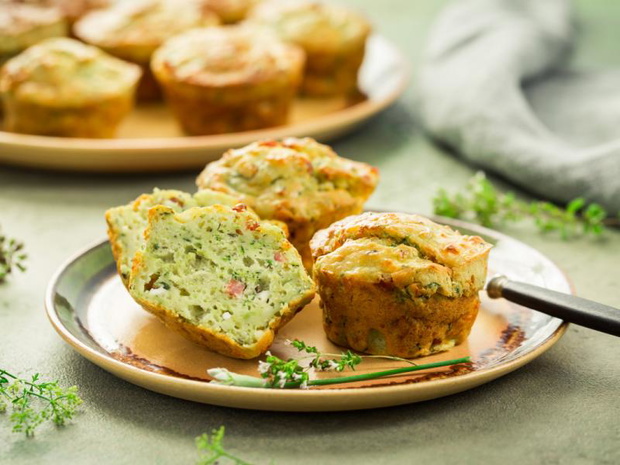 wytrawne-muffinki-bez-jajek-z-cukinia-i-feta-2523136-49d7c2b