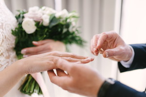 Jak złożyć religijne życzenia z okazji rocznicy ślubu