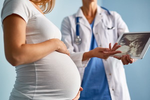 Kiedy dziecko obraca się głową w dół