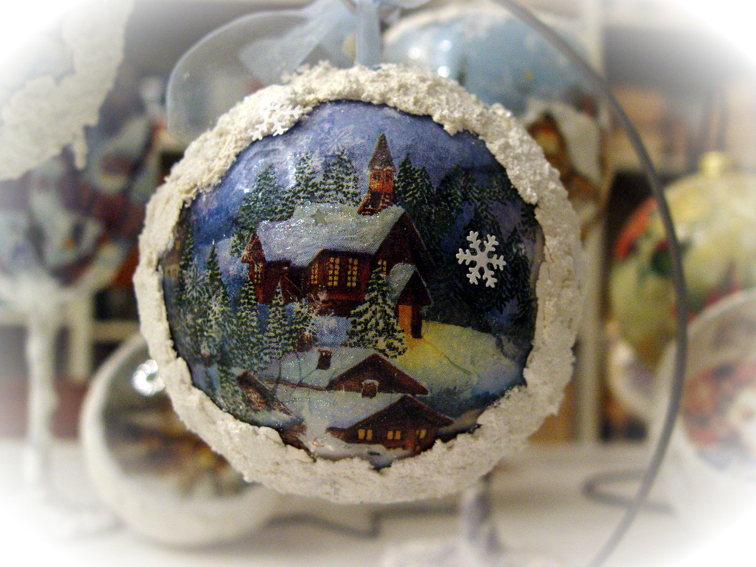Ozdób bombkę techniką decoupage