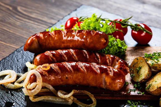 najbardziej-kaloryczne-jedzenie-kielbasa-smaz-ona-2509265-a72c5a1