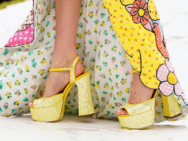 jak-ozdobic-buty-brokatem-diy-2487257-50ce9ad