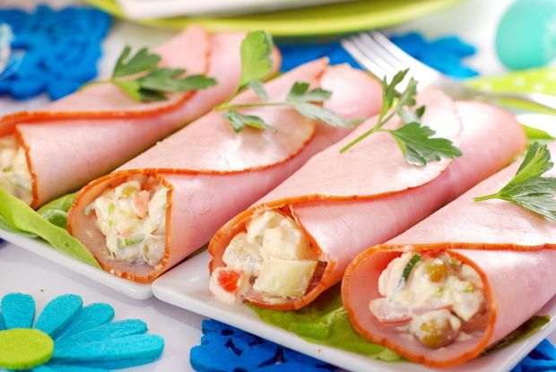 przepisy-na-andrzejki-salatka-w-szynce-2461228-e10717f