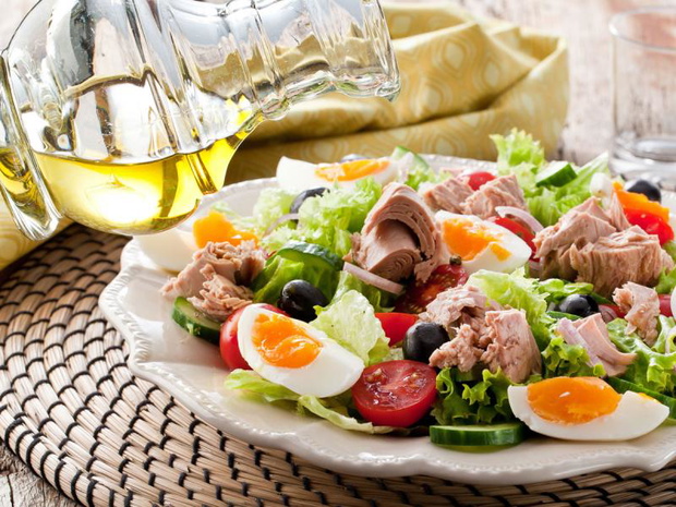 przepis-na-lekka-kolacje-salatka-z-tunczykiem-2441451-1804eee