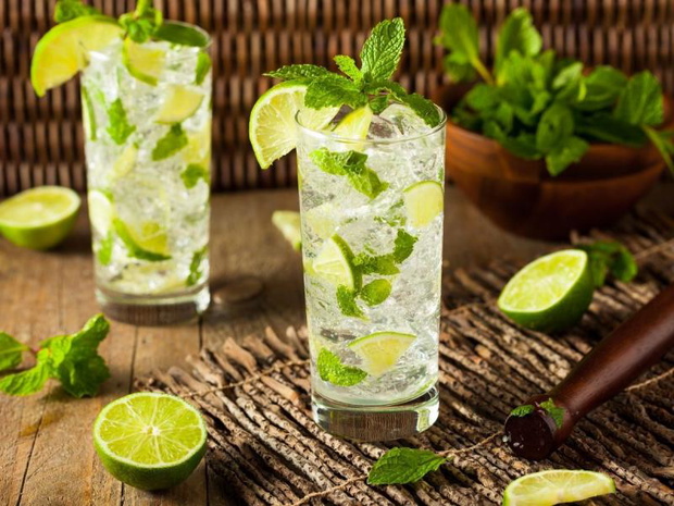 drink-z-syropem-mierowym-2481647-44a0c2c
