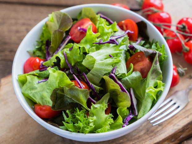 salata-z-pomidorami-2443751-3e8488d