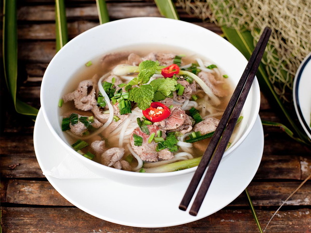 zupa-pho-z-wolowina-2466453-9b47fa4
