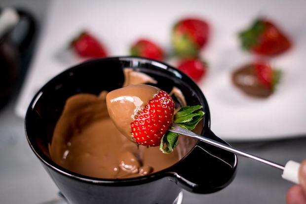 fondue-czekoladowe-2466027-9dd80b7