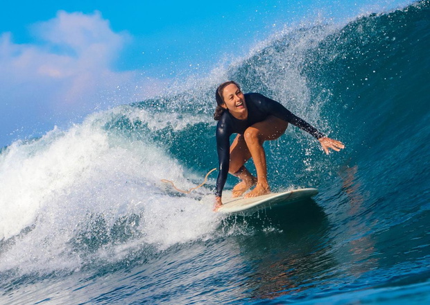 surfing-longboarding-2510130-1490607