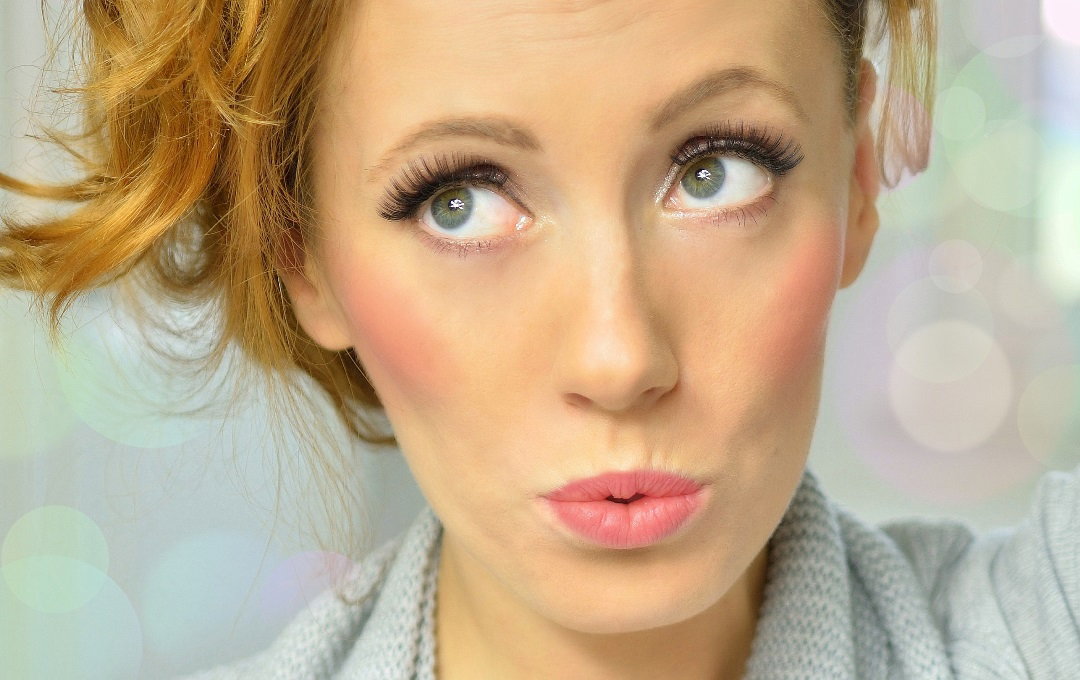 2. Gąbka do mycia twarzy