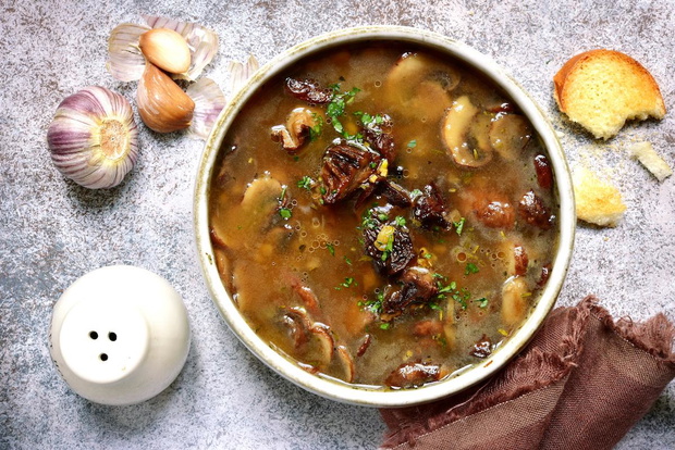 dieta-srodziemnomorska-zupa-grzybowa-2509588-32d5b26