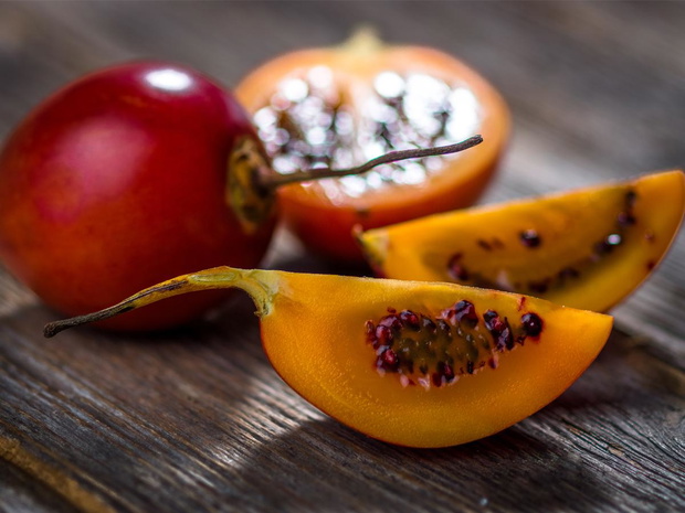tamarillo-jak-jesc-2470609-e07380b