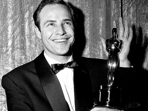 marlon-brando-oscar-1955-2329029-f0eccb6