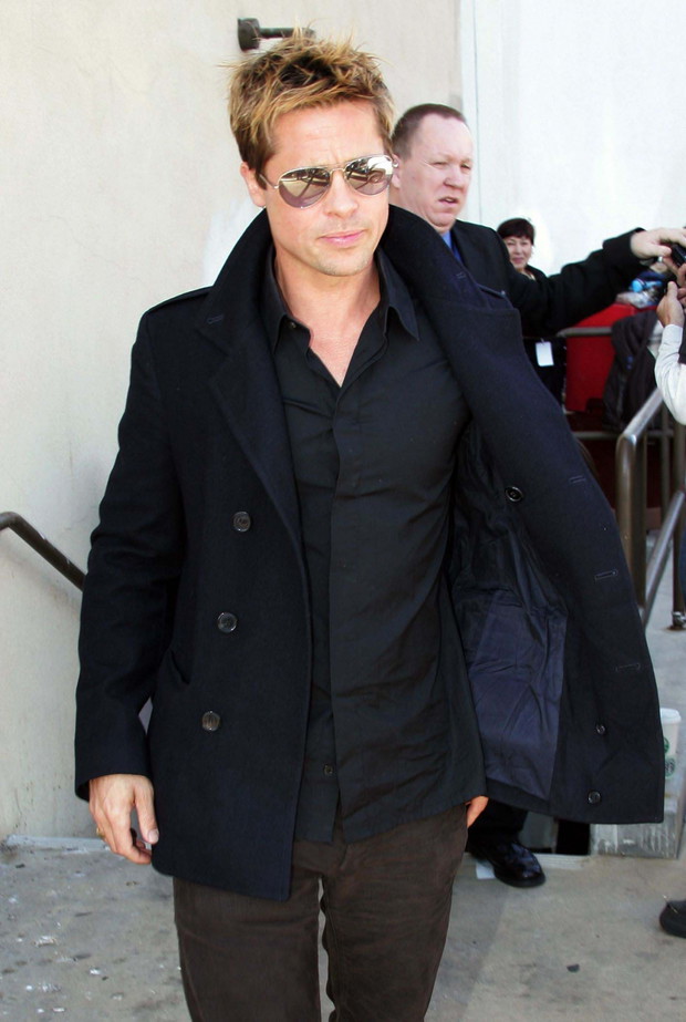 Brad Pitt na lotnisku