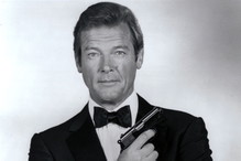 Roger Moore jako James Bond, Roger Moore nie żyje