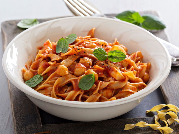 zdrowia-dieta-makaron-z-cieceirzyca-2495934-936b23d