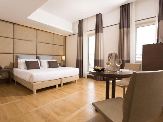 hotel-independent-2339719-4f201ed