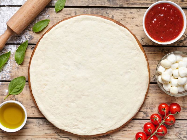 ciasto-na-pizze-cienkie-2493891-e9a5406