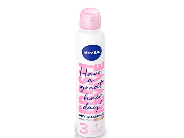 Suchy szampon Rossmann, dla szatynek, 3 w 1, Nivea, cena ok. 17,99 zł