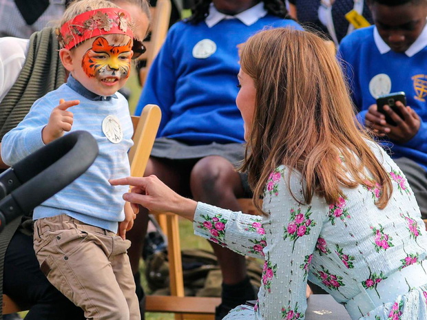 kate-middleton-na-otwarciu-ogrody-dla-dzieci-2441330-06cab8d