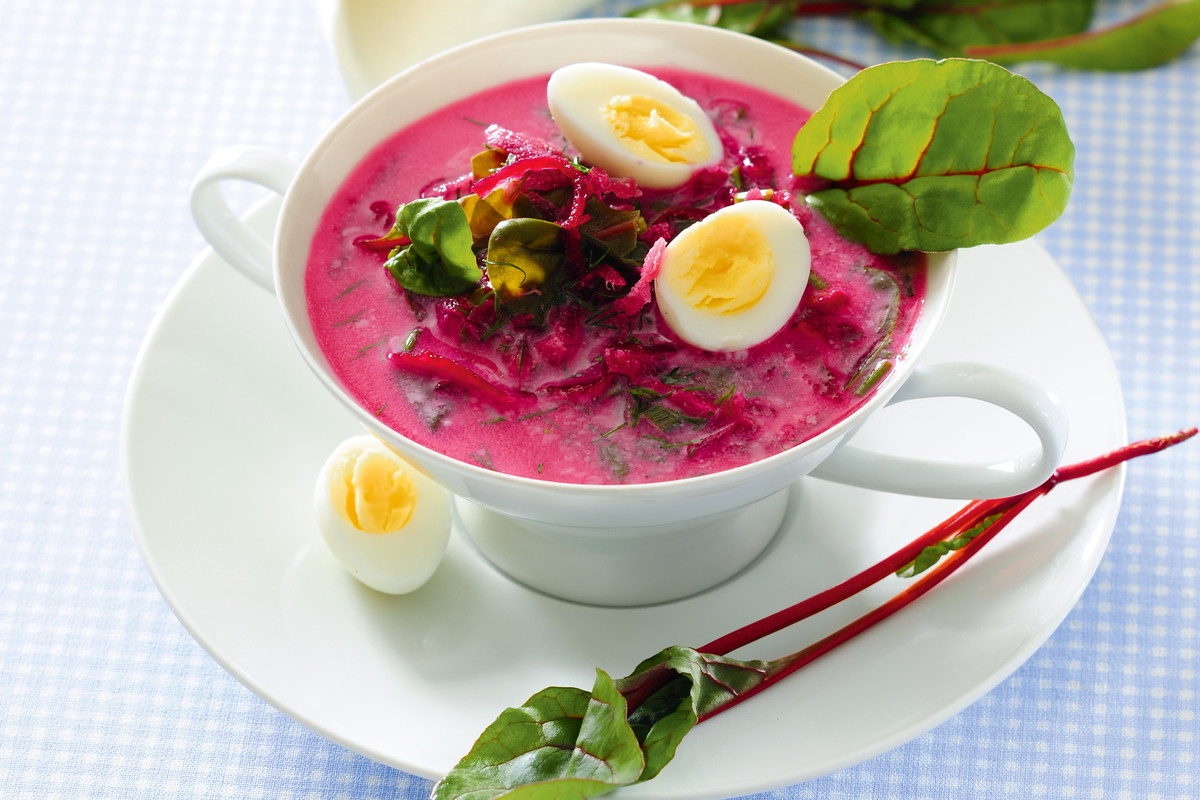 Zupa botwinkowa zabielana