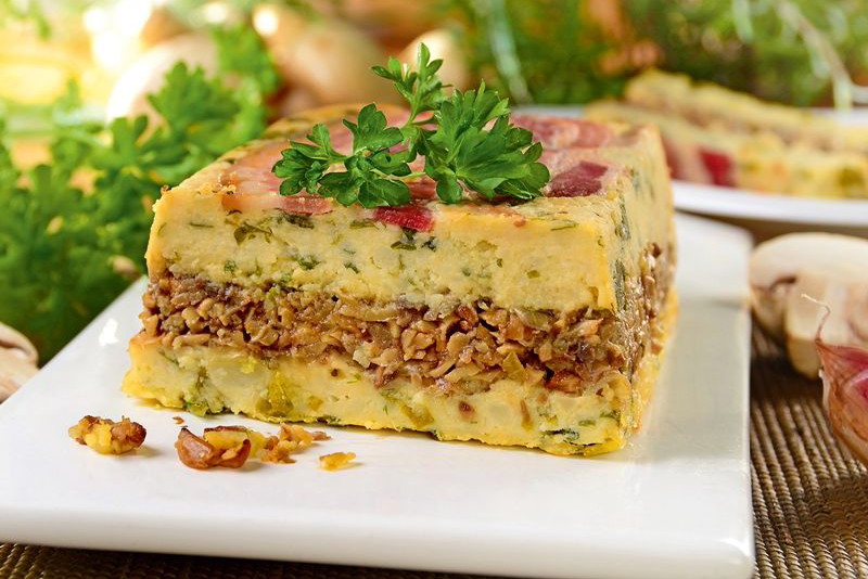 babka ziemniaczana z pieczarkami przepis, przepis na ziemniaczaną babkę, jak zrobić babkę ziemniaczaną