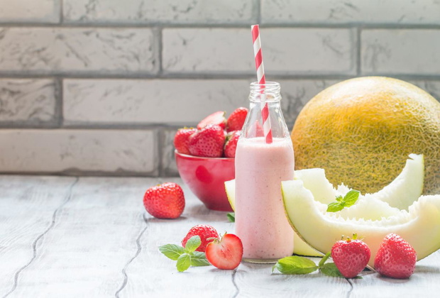 koktajl-z-melona-i-truskawek-2512202-7004255