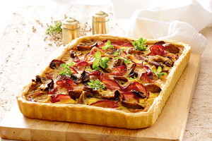 Tarta cebulowa z boczkiem i pieczarkami