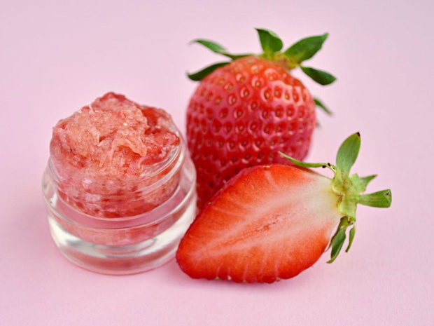 domowy-peeling-do-ust-domowe-przepisy-efekty-2493169-91ed772