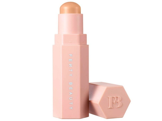 najlepszy-bronzer-do-twarzy-bronzer-w-sztyfcie-fenty-beauty-2481637-babe1f7