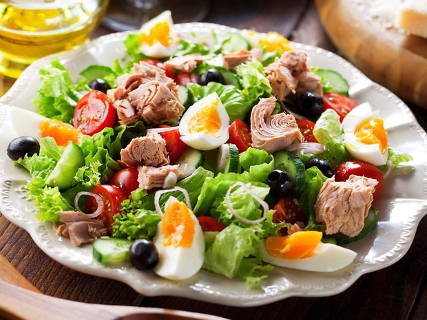 fit-kolacja-na-szybko-salatka-z-tunczykiem-2522684-06fe3c8