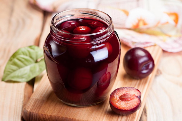 kompot-ze-sliwek-2440222-678ac49