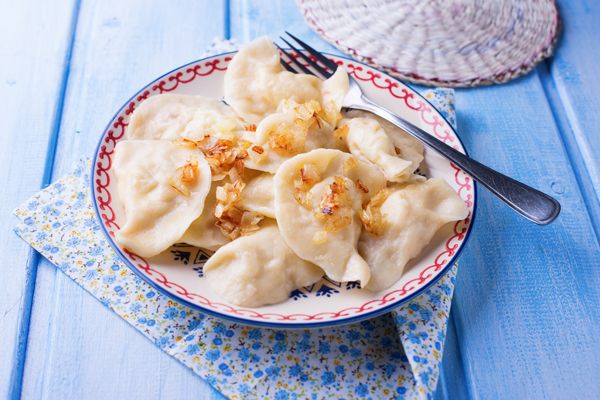 Pierogi z farszem z kaszy gryczanej i marchewki