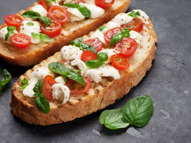 co-zrobic-z-pomidorkow-koktajlowych-pomidorki-koktajlowe-z-mozzarella-2488796-b93dca5