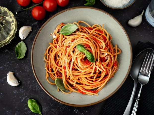 co-zrobic-z-pomidorkow-koktajlowych-spaghetti-z-pomidorkow-koktajlowych-2488794-eaffaf1