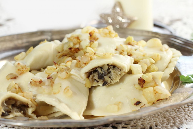 pierogi-z-kapusta-i-grzybami-2464168-0543e36