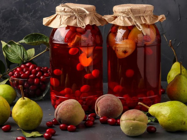 deren-przetwory-kompot-z-derenia-2489396-0e4dafd