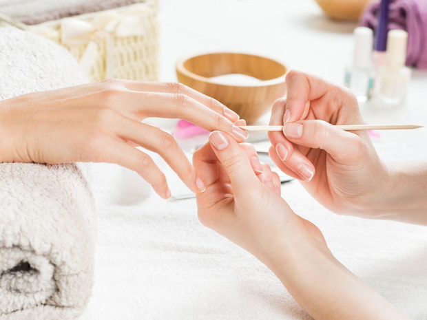 manicure-biologiczny-co-to-jest-na-czym-polega-jak-go-zrobic-w-domu-ile-kosztuje-2497062-ccd730c