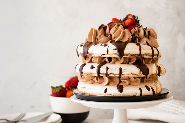 bezowy-tort-walentynkowy-2465279-4e92c4e